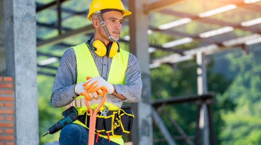 Professional gutter cleaning in Metropolis, IL